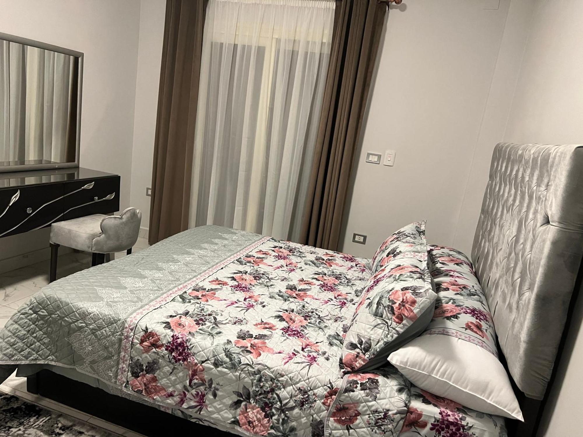 Luxury Apartments Beside Mall Of Arabia And Dar Al-Fouad Hospital - Families Only- No Alcoholic Beverages 6th of October City المظهر الخارجي الصورة