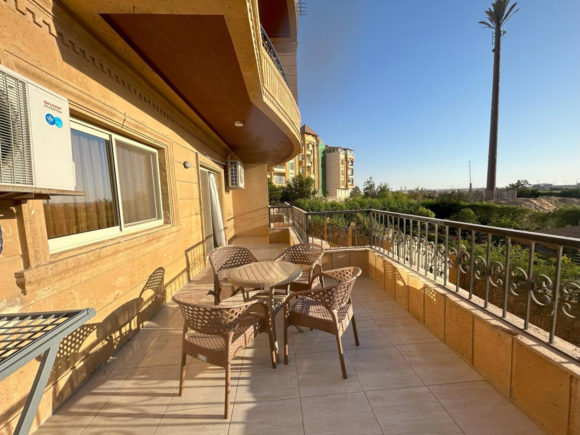 Luxury Apartments Beside Mall Of Arabia And Dar Al-Fouad Hospital - Families Only- No Alcoholic Beverages 6th of October City المظهر الخارجي الصورة